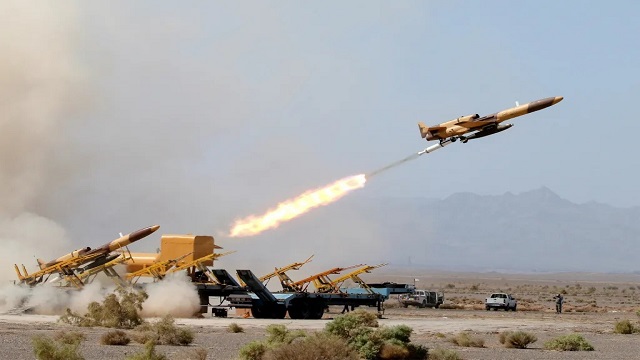Mỹ thấy Iran di chuyển máy bay không người lái và tên lửa hành trình. Biden nhắn Iran đừng động thủ